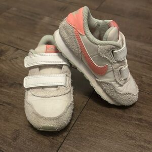 Toddler girl Nikes size 8